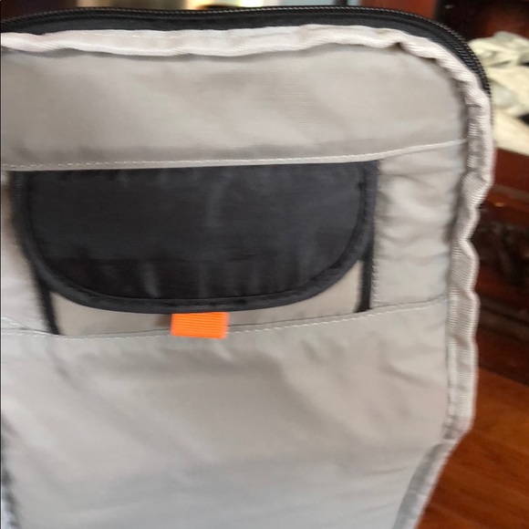 Lowe pro Sling camera/laptop bag - Picture 4 of 7